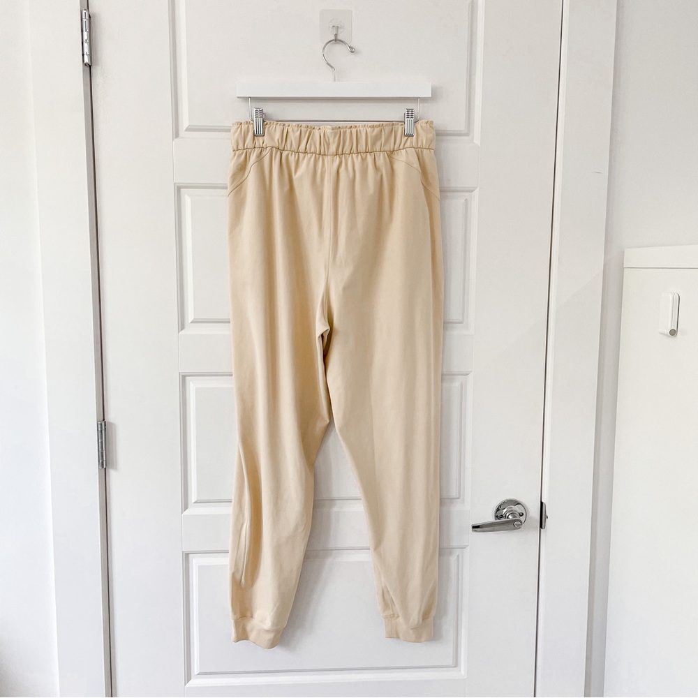 Lululemon Stretch High-Rise Jogger Finch Yellow - Picture 3 of 6
